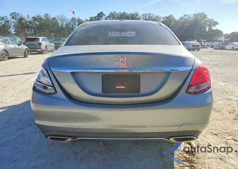 2015 Mercedes-Benz C 300 из США, поврежденный, VIN 55SWF4JB8FU086585